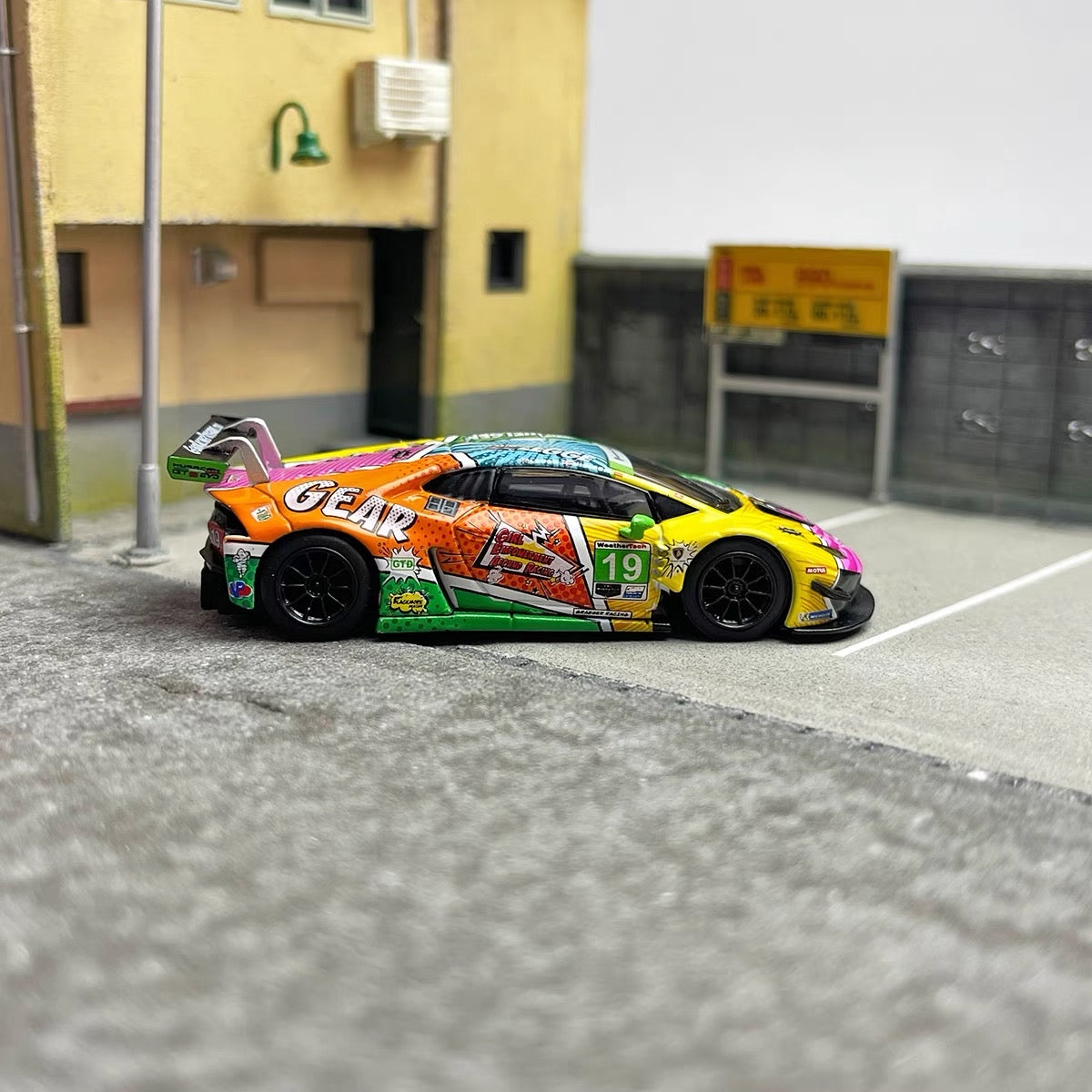 MiniGT No.552 - 1:64 Scale Lamborghini LP610 GT3 Number 19 EVO