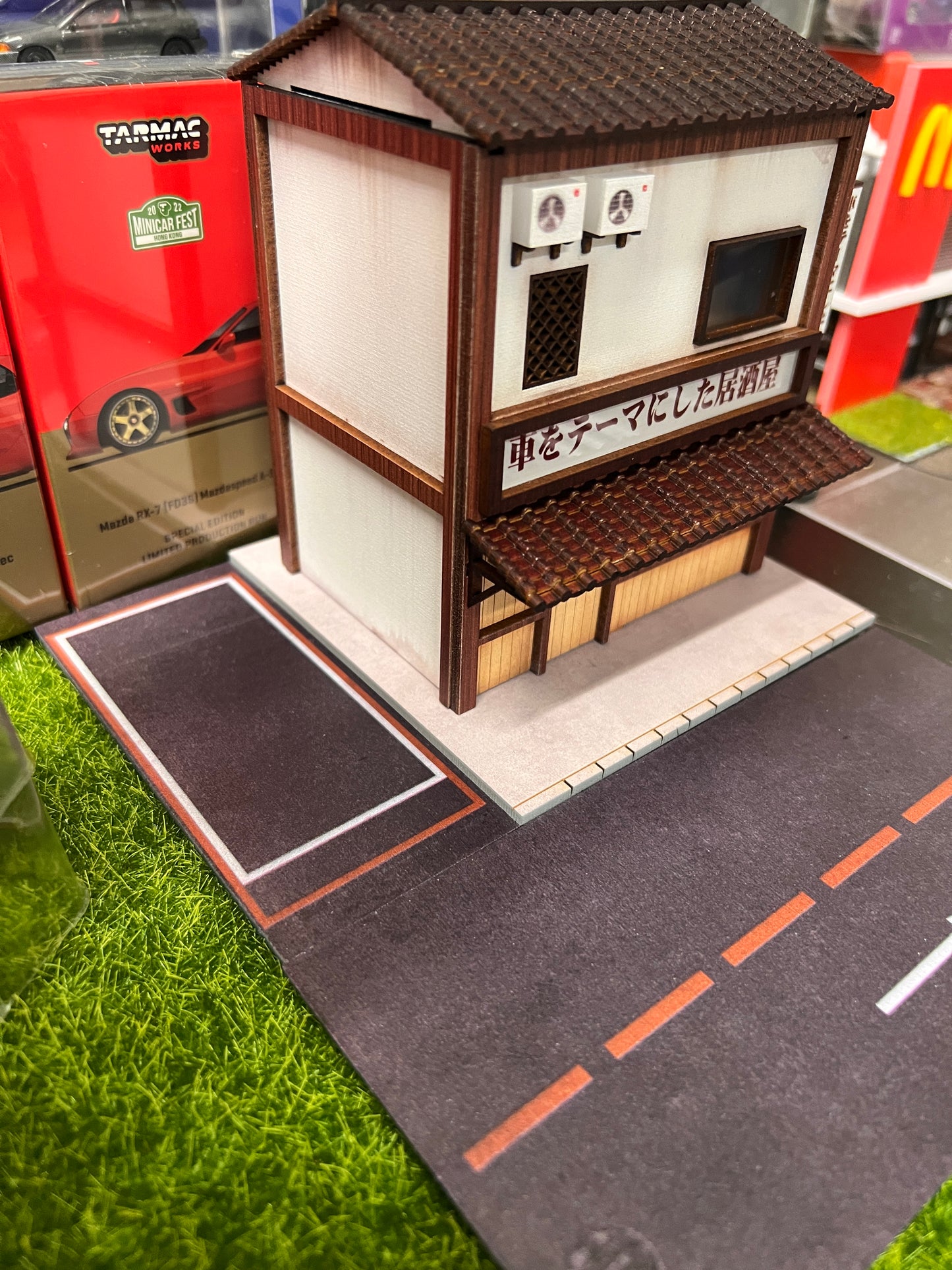 MoreArt 1:64 Scale Diorama Japanese Izakaya (with lights)