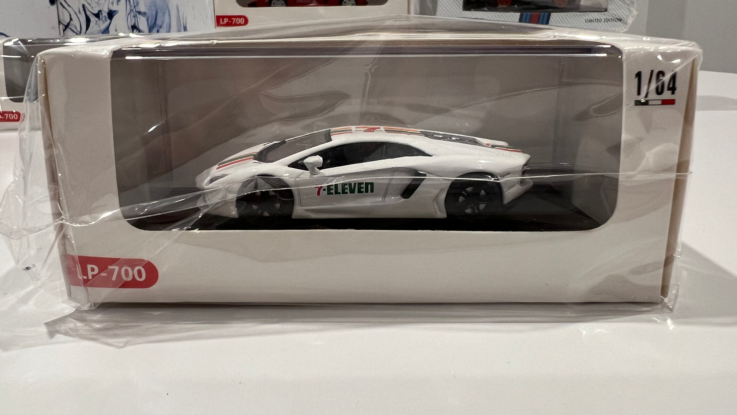 1:64 Scale Lamborghini Aventador Seven Eleven 7-11