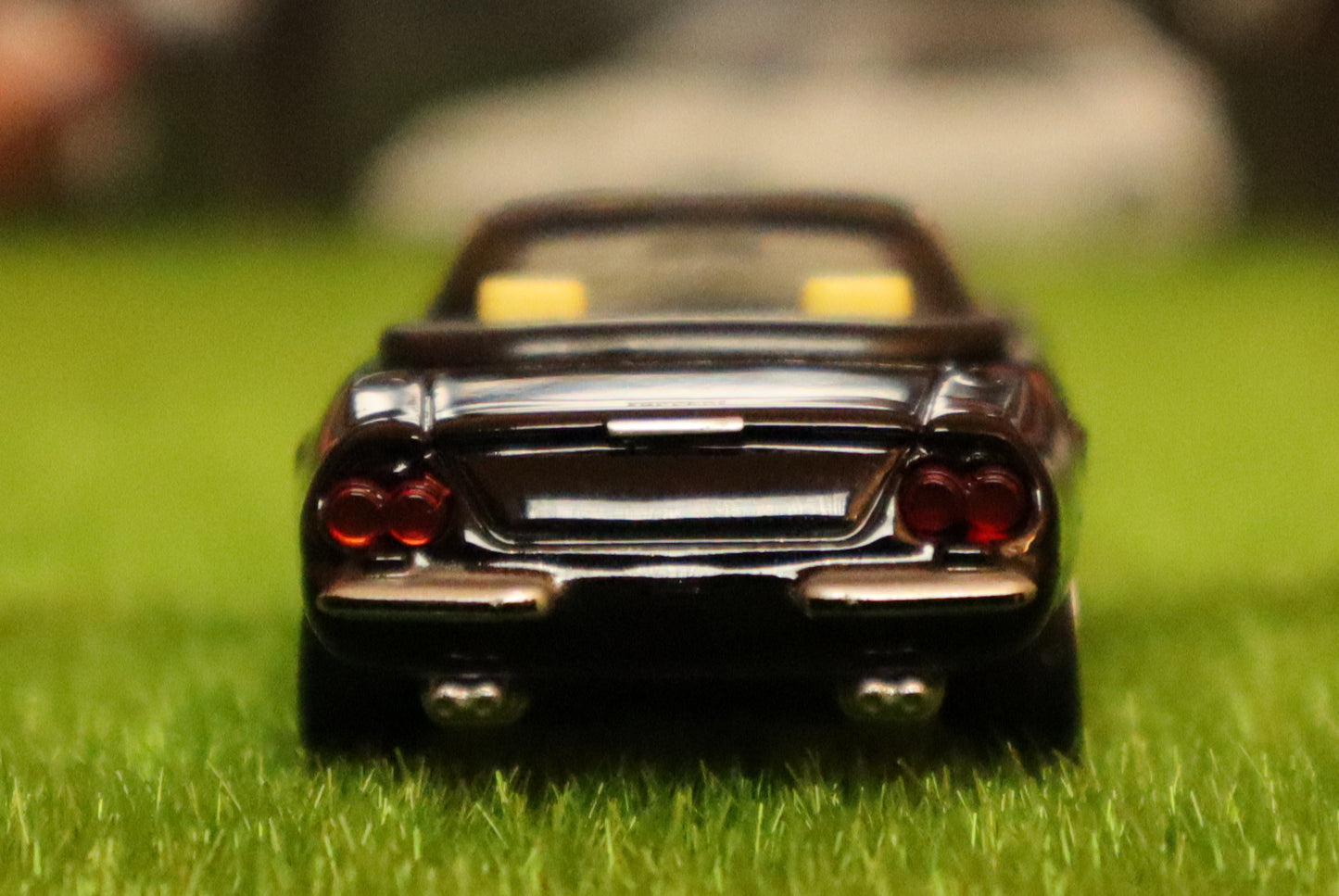 TOMICA Premium 1:61 Scale No.36 Ferrari 365 GTS4 (Black)