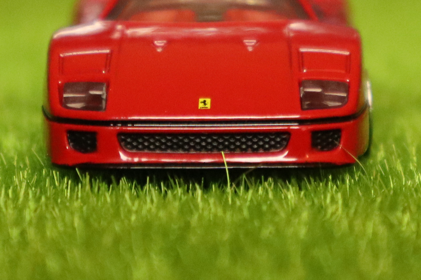 TOMICA Premium 1:62 Scale No.31 Ferrari F40 (Red)