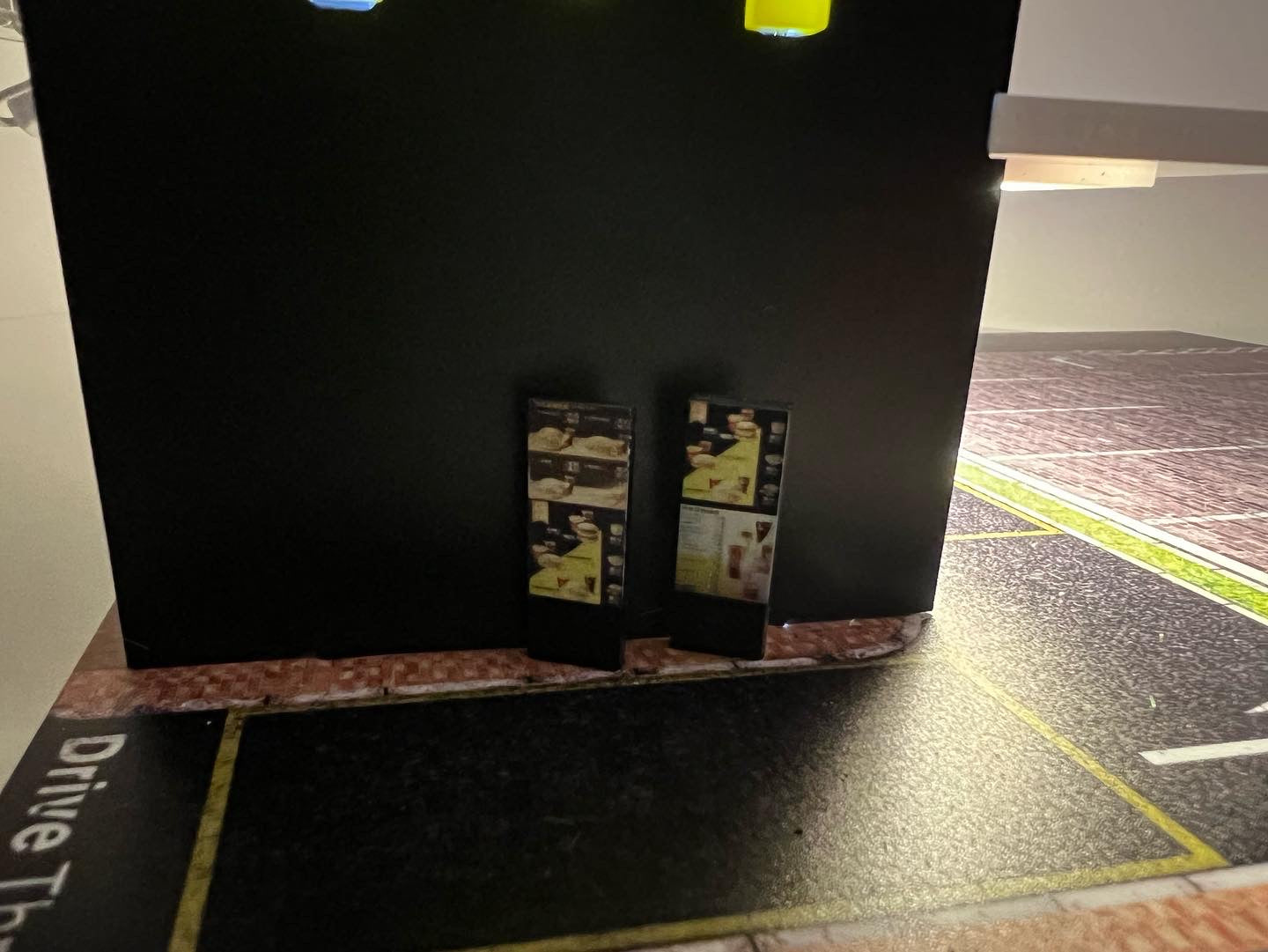 New 1:64 McDonalds (Australia) Drive Through Diorama With USB Light