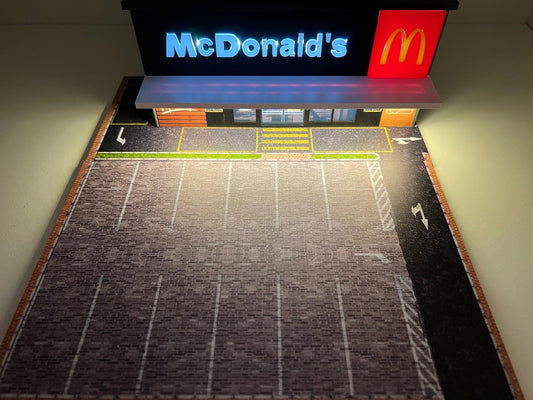 New 1:64 McDonalds (Australia) Drive Through Diorama With USB Light
