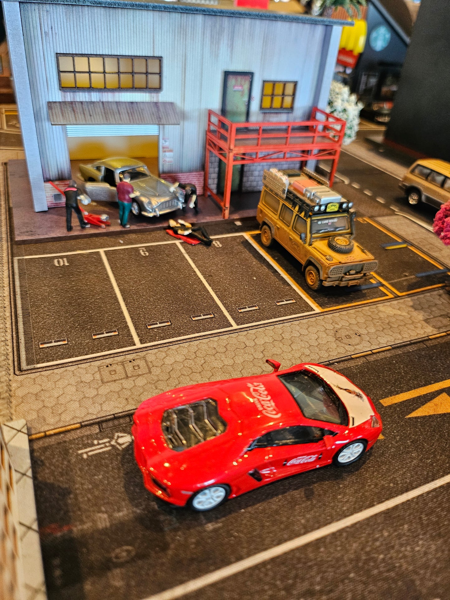 MoreArt 1:64 Scale Car Workshop Diorama