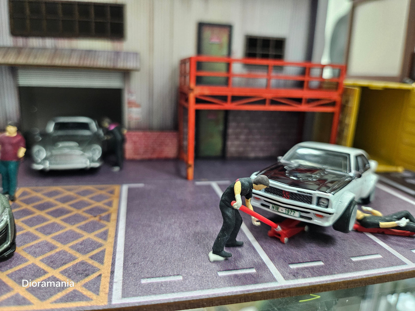 MoreArt 1:64 Scale Car Workshop Diorama