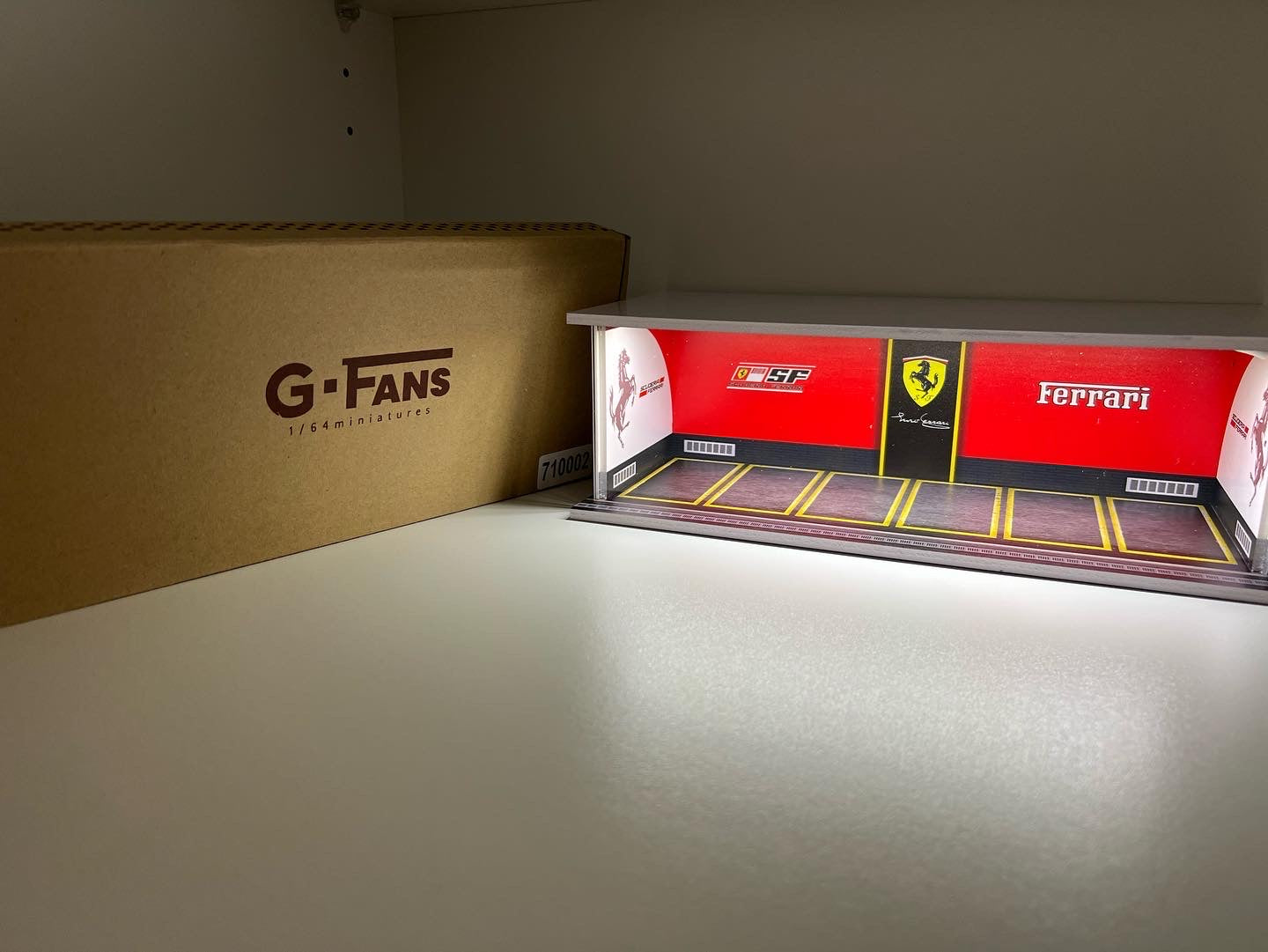 New 1:64 Ferrari Display Box With USB Led Lights