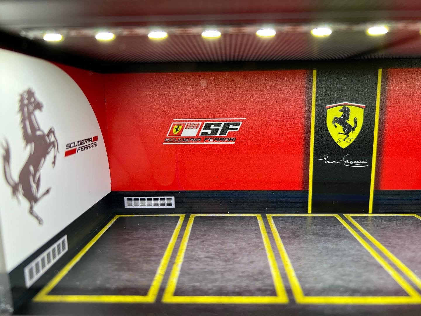 New 1:64 Ferrari Display Box With USB Led Lights