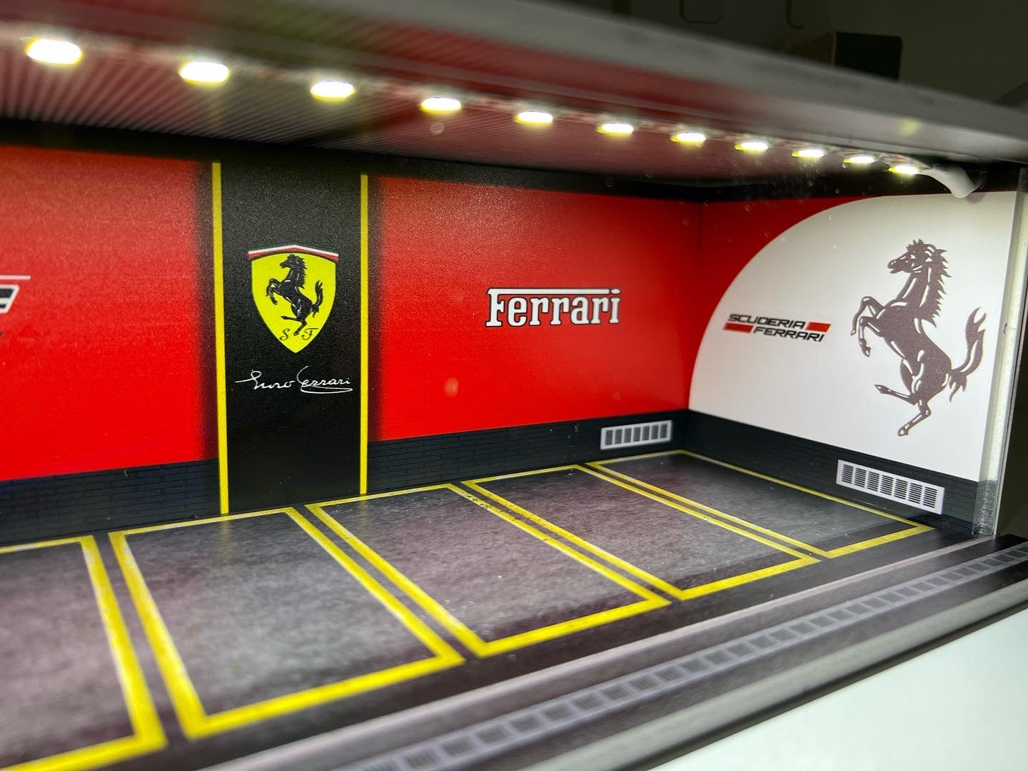 New 1:64 Ferrari Display Box With USB Led Lights