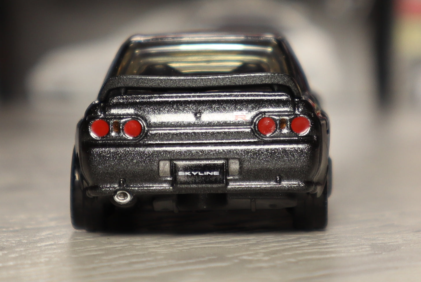 Tomica cheap premium r32