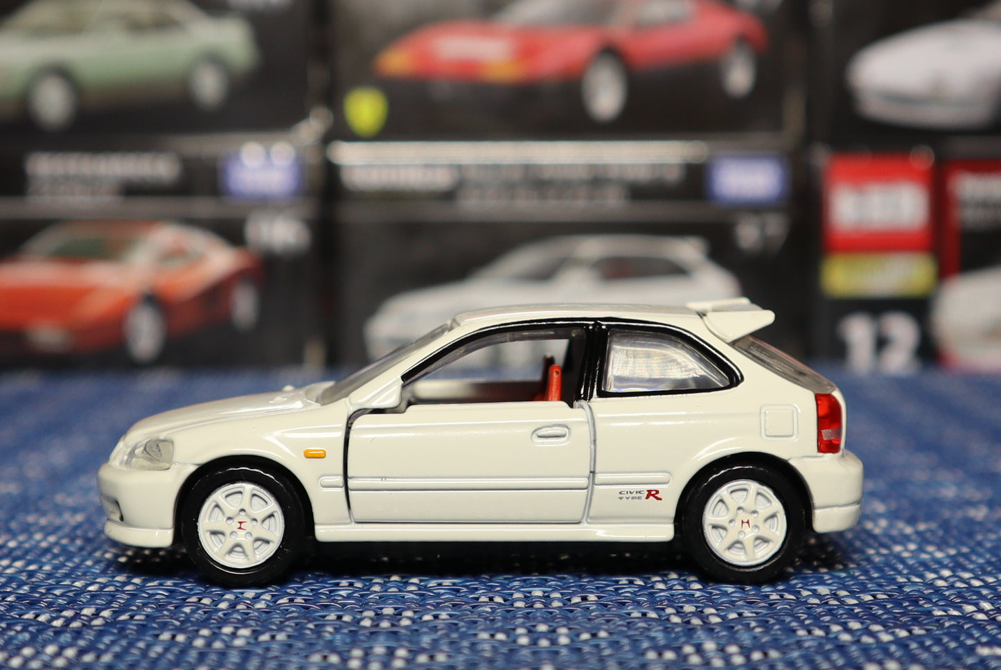 TOMICA Premium 1:62 Scale No.37 Honda Civic Type R White