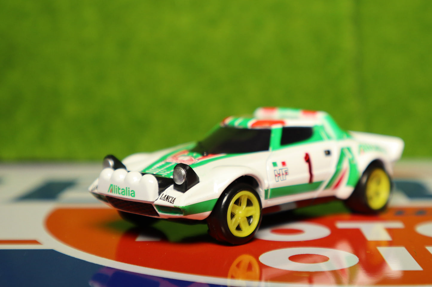 TOMICA Premium 1:64 Scale No.19 Lancia Stratos HF Rally